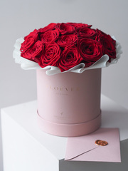 Розы Ред Наоми в коробке M