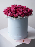 Кустовые розы Кайли в коробке XL