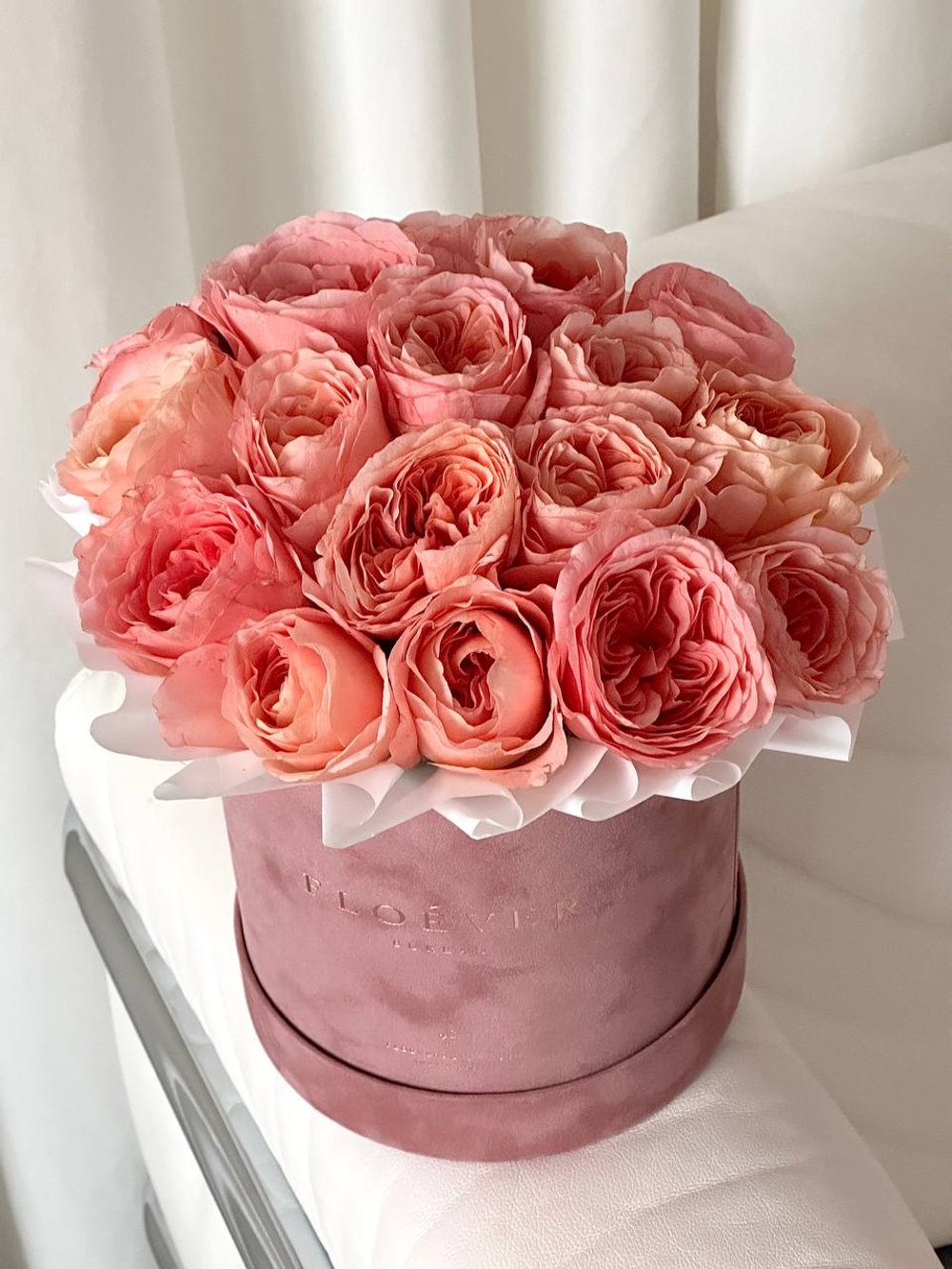 Розы Лондон Таймс в коробке М