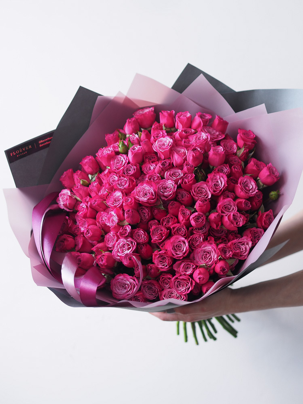 Кустовые розы Кайли в букете XL