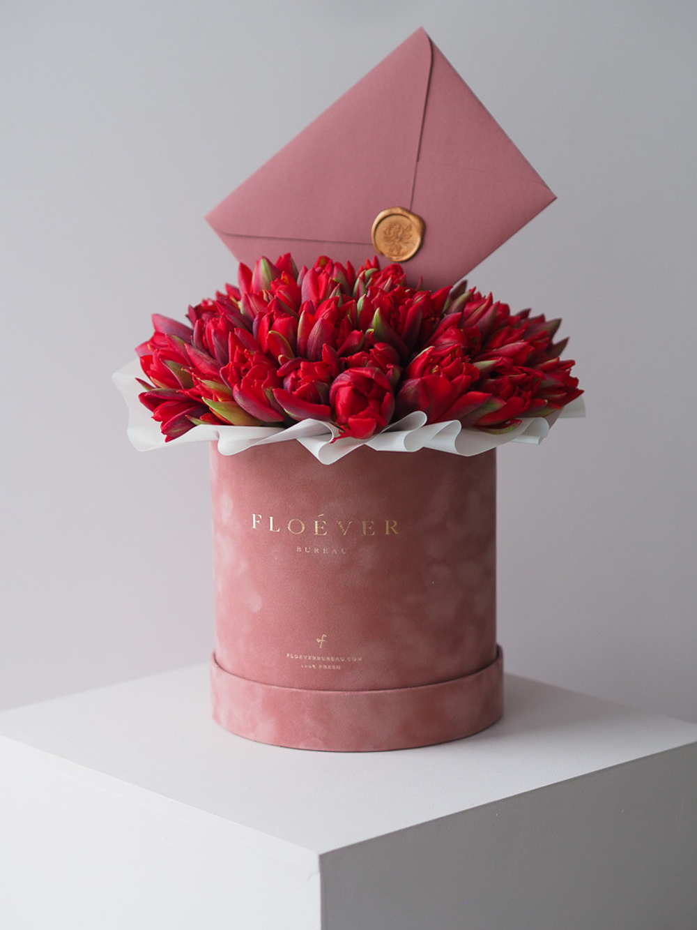 Тюльпаны Ред Принцесс в коробке M
