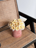 Розы Роял Парк в коробке M