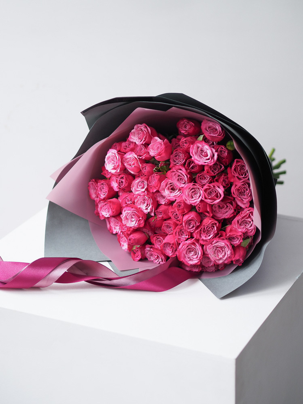 Кустовые розы Кайли в букете M