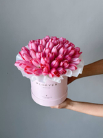 Тюльпаны темно-розовые в коробке M