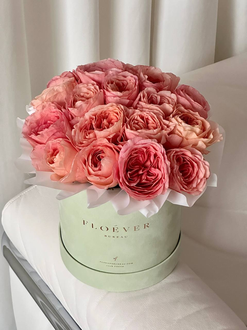 Розы Лондон Таймс в коробке М