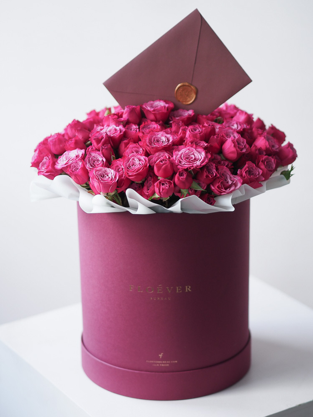 Кустовые розы Кайли в коробке XL