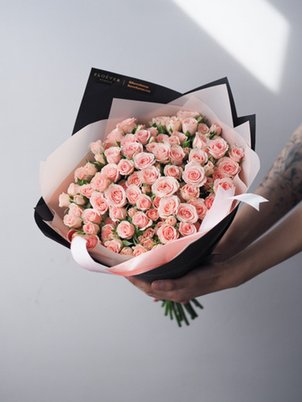 Кустовые розы Лидия в букете M
