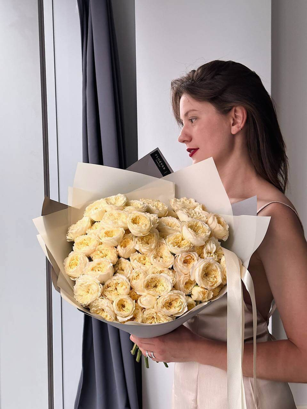 Розы Роял Парк в букете M