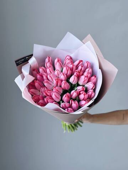 Тюльпаны темно-розовые в букете M